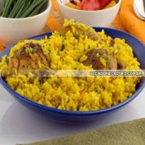 Arroz amarelo com frango