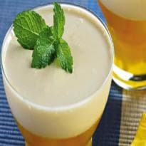 Gelatina de Abacaxi com Creme de Ricota