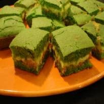 Torta de espinafre com legumes e queijo