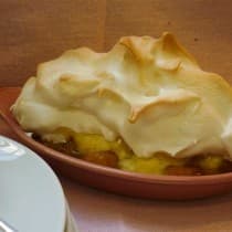 Torta de banana com merengue