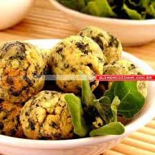 Bolinho de espinafre e ricota