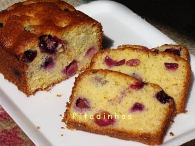 Bolo Polenta com Uvas