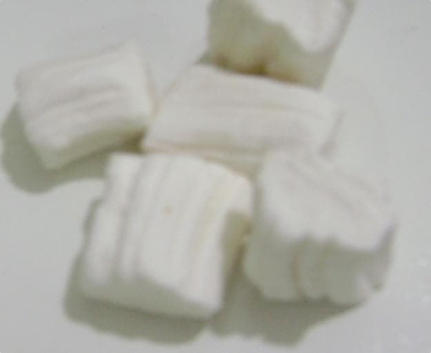 Bala de amêndoas e nozes