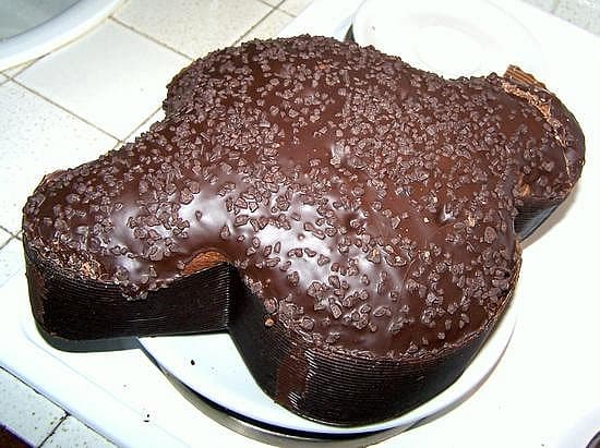 Colomba Pascal com café