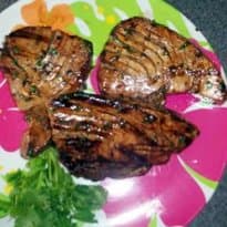 Atum grelhado com cobertura de mel