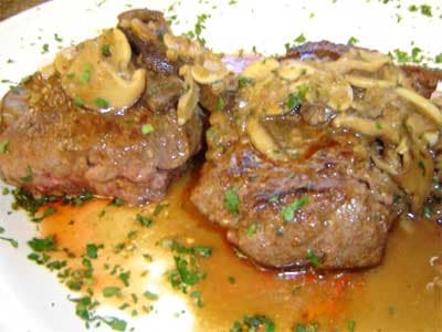 Filé mignon ao molho de 3 cogumelos