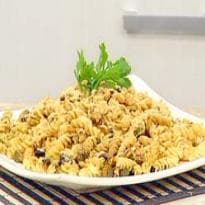 Macarrão Parafuso com Frango al lemone