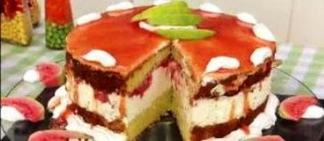 Pão de Ló de Fubá com recheio Romeu e Julieta