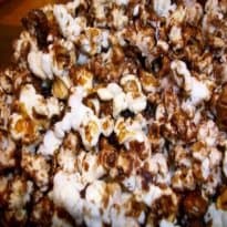 Pipoca com Achocolatado