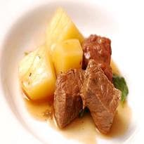 Carne de Panela Com Manjericão e Batatas