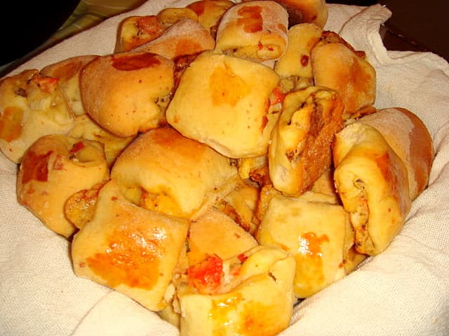 Pãozinho Recheado de Cebola