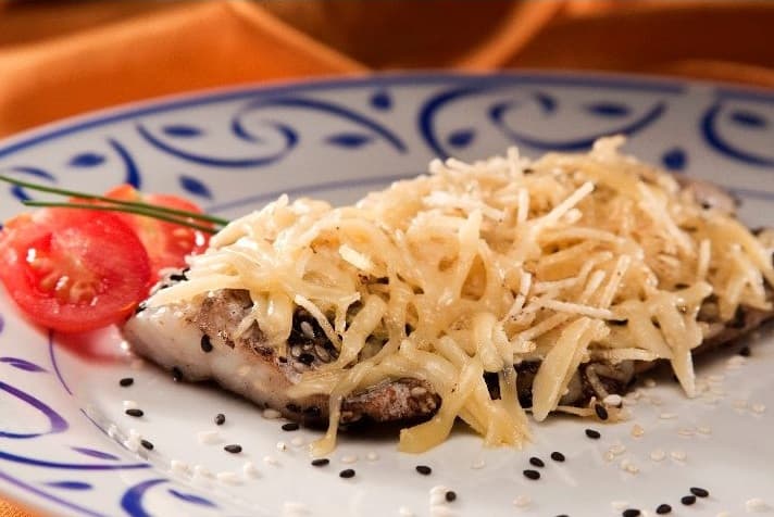 Badejo com Batata Palha ao Queijo