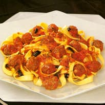 Talharim com Almôndegas