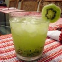 Caipiroska de Kiwi e Abacaxi