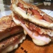 Tostex de Pizza no Pão de Hamburguer