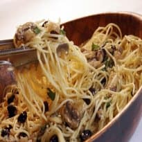 Espaguete com Uvas Passas