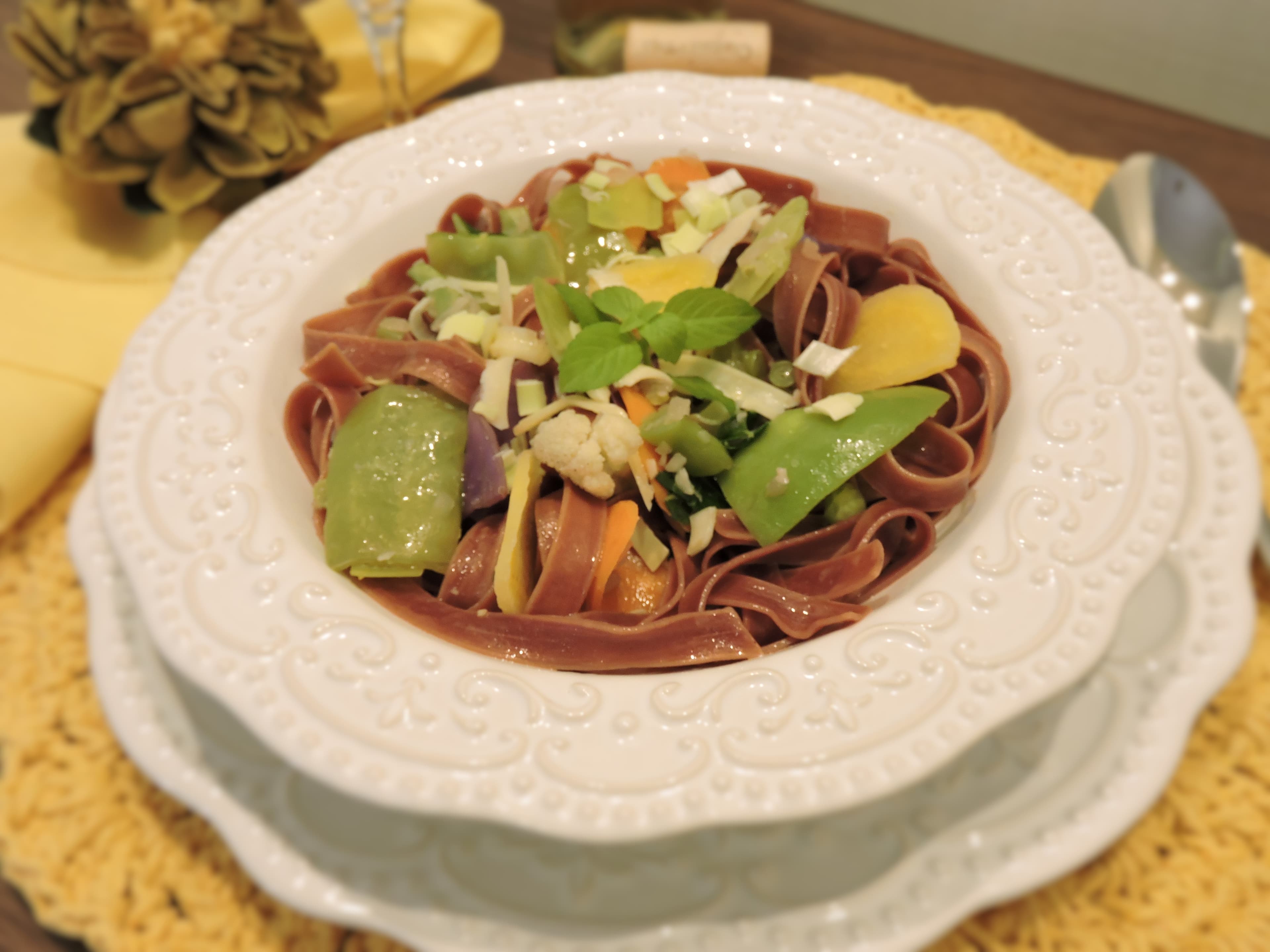 Talharim de Beterraba com Mix de Vegetais