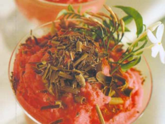 Gelo de melancia ao chocolate