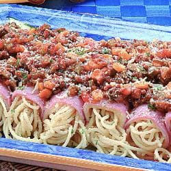 Enroladinho de espaguete