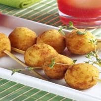 Espetinho de Bolinha de Batata