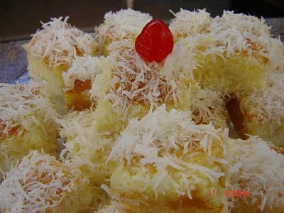 Bolo de coco molhadinho