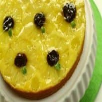 Bolo surpresa de abacaxi