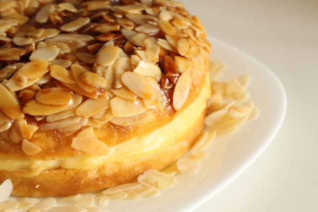 Torta de Amêndoas (Bienenstich)