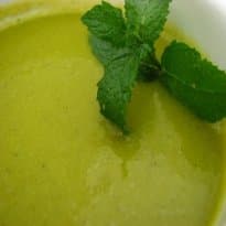 Creme de ervilha com hortelã