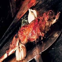 Paleta de cordeiro com alecrim e alho