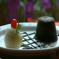 Petit gateau de pinhão do Globo Rural