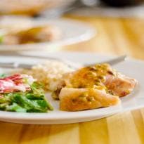 Frango ao molho simples de maracujá