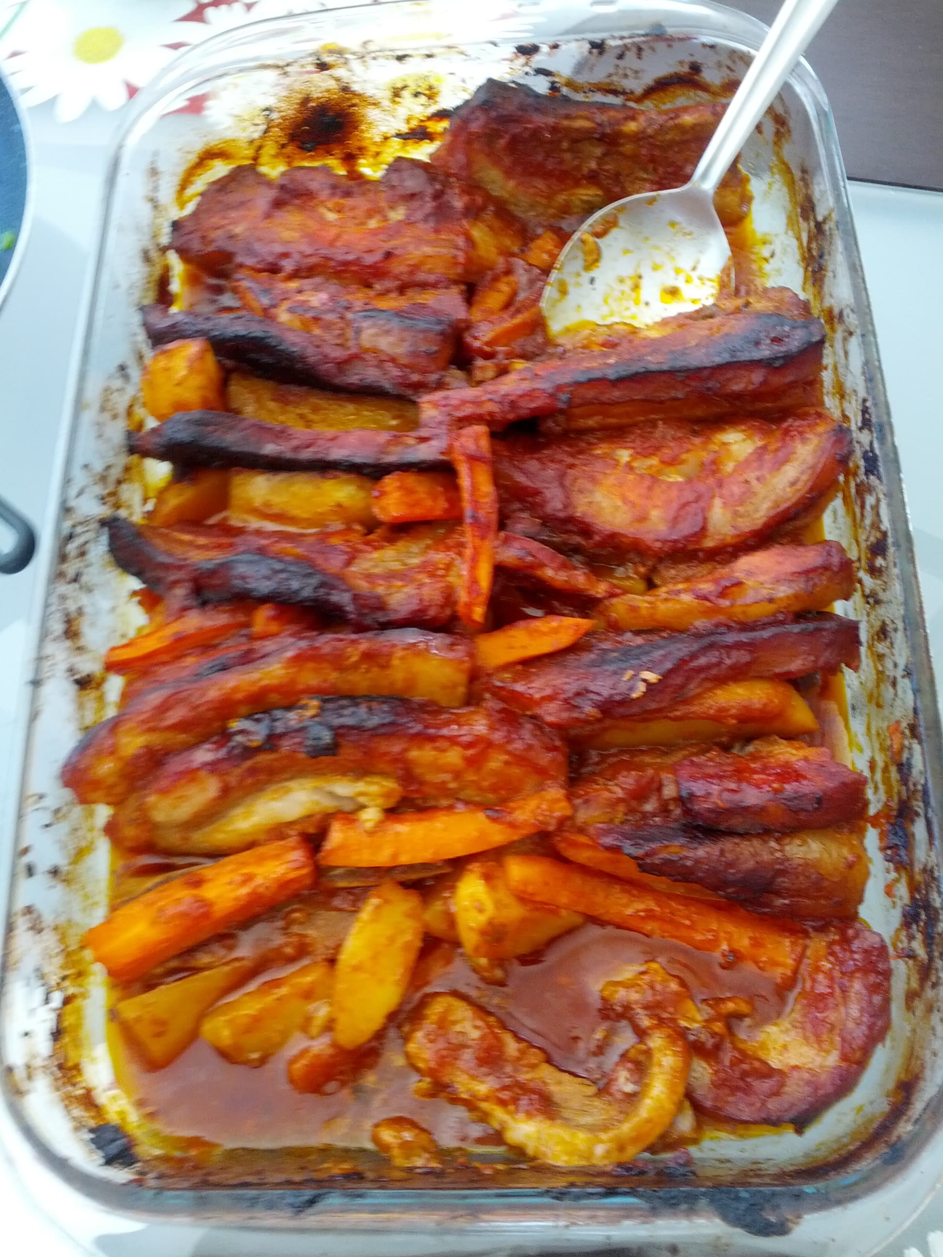 Costela de porco com molho barbecue