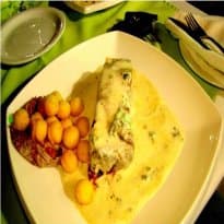 Bife Recheado ao Molho de Espinafre