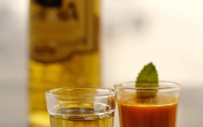 Xote refrescante de gaspacho e cachaça