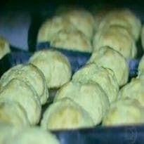 Broa de fubá com queijo