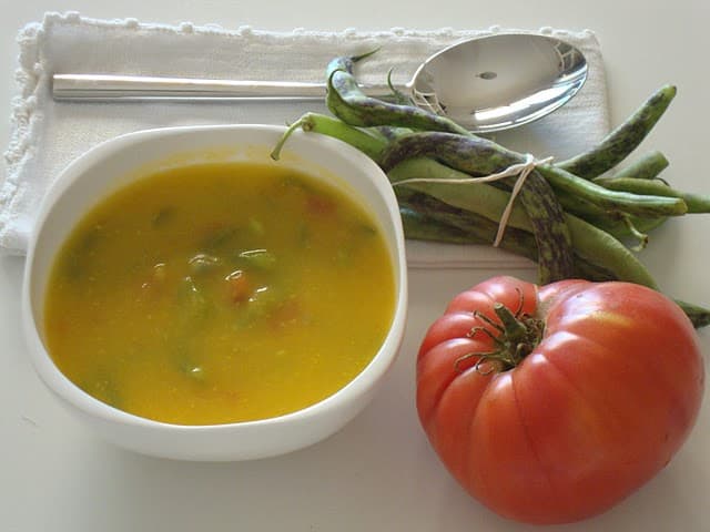 Sopa de Feijão Verde com Tomate