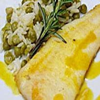 Filé de Peixe Laranja e Arroz com Legumes
