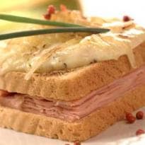 Misto-quente com creme branco ao forno