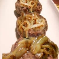 Mini-hambúrguer acebolado
