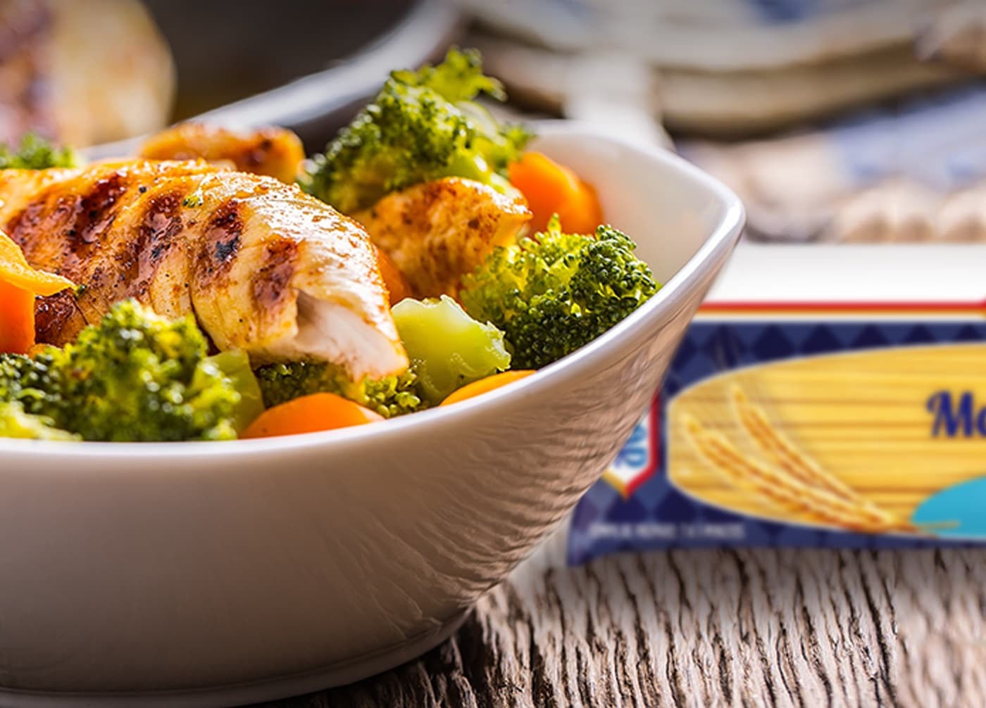 Espaguete com Frango e Legumes