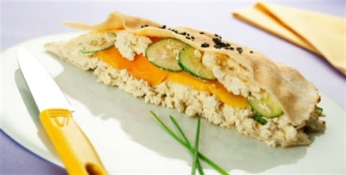 Sanduíche fácil de tofu e pepino japonês