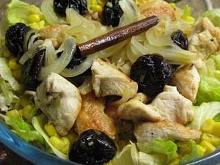 Salada de Frango com Ameixa e Canela