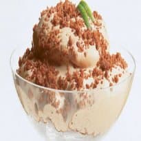 Merengue de café com farofa doce