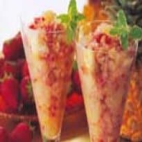 Gelado de abacaxi e morango