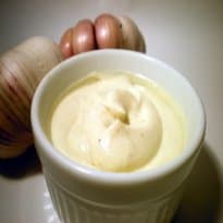 Pasta de alho para torradas