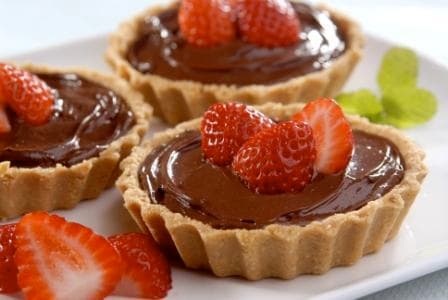 Tortinha de Chocolate com Morangos