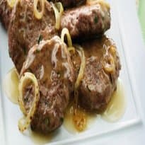 Minihambúrguer com molho de cebola e vinho