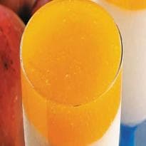 Gelatina de coco com calda de Manga