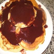 Panqueca de Maçã com Calda de Amora Diet