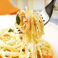 Espaguete com Ricota e Camarão
